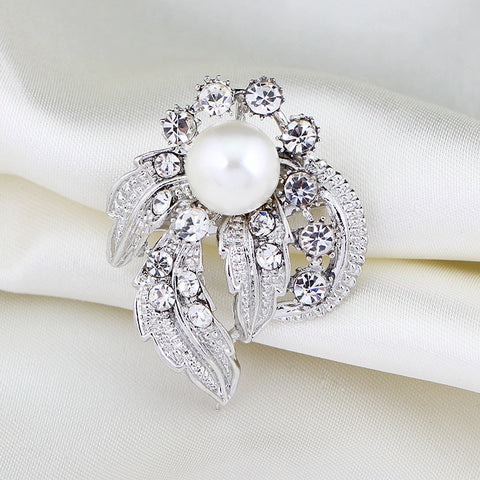 Luxurious Pearl Brooches, May West style